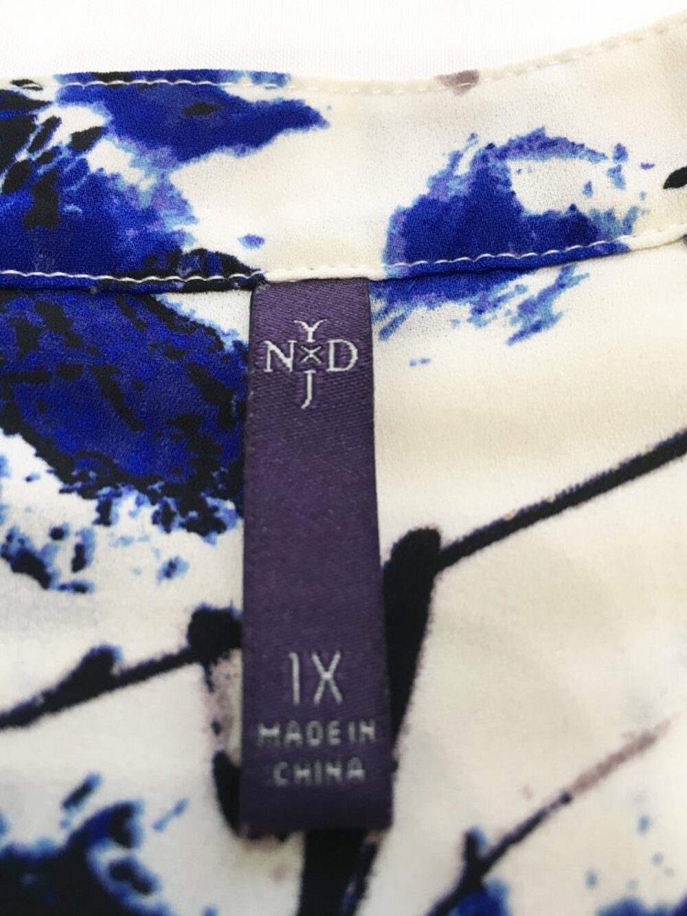 NYDJ Women's White & Blue Sheer Top Size 1X - Picture 3 of 4